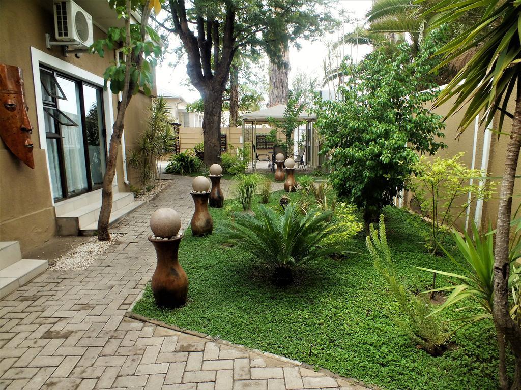 Uzuri Guesthouse Cc Windhuk Zewnętrze zdjęcie